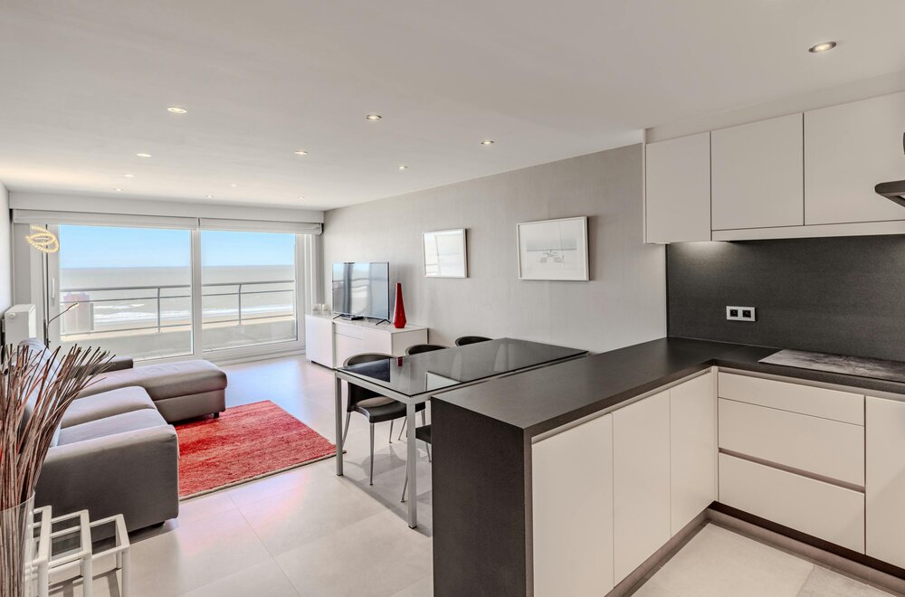 prachtig-appartement-met-frontaal-zeezicht-te-koop-in-middelkerke-004.jpg