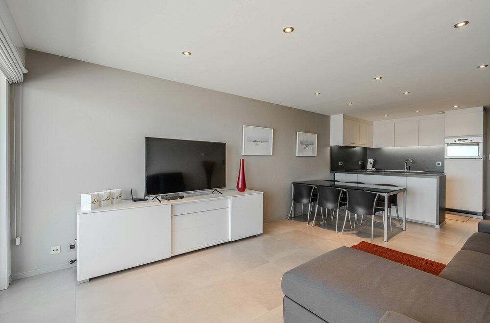 prachtig-appartement-met-frontaal-zeezicht-te-koop-in-middelkerke-005.jpg