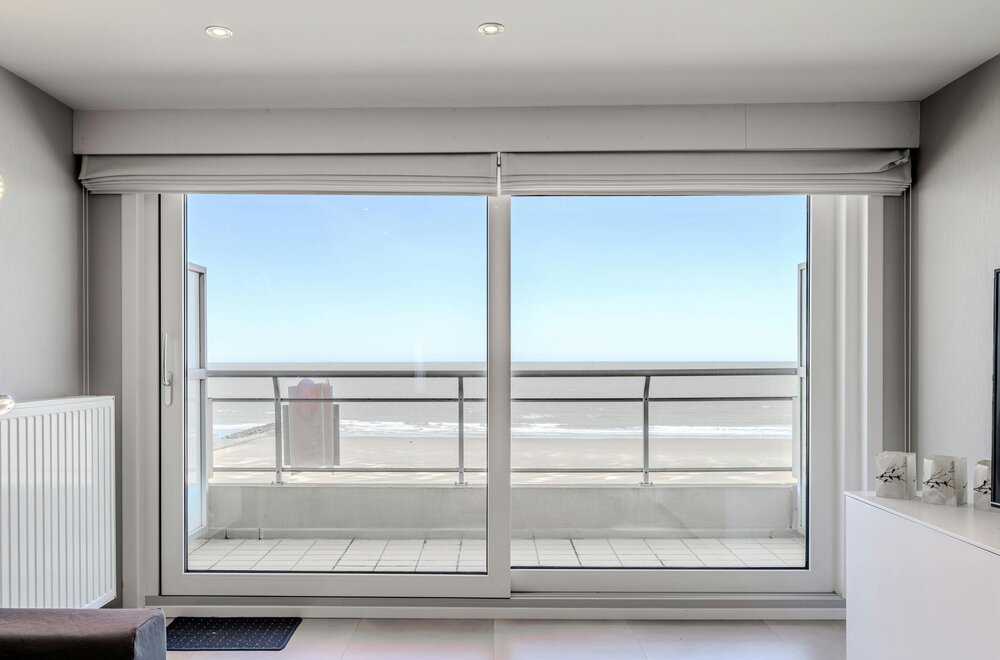 prachtig-appartement-met-frontaal-zeezicht-te-koop-in-middelkerke-006.jpg
