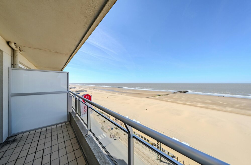 prachtig-appartement-met-frontaal-zeezicht-te-koop-in-middelkerke-009.jpg