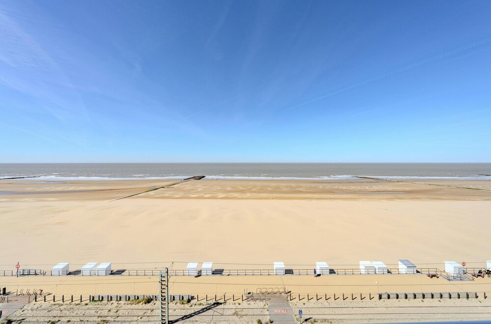 prachtig-appartement-met-frontaal-zeezicht-te-koop-in-middelkerke-014.jpg