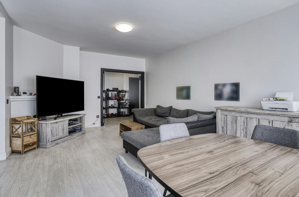 lichtrijk-2-slpk-appartement-te-koop-in-centrum-roeselare002.jpg