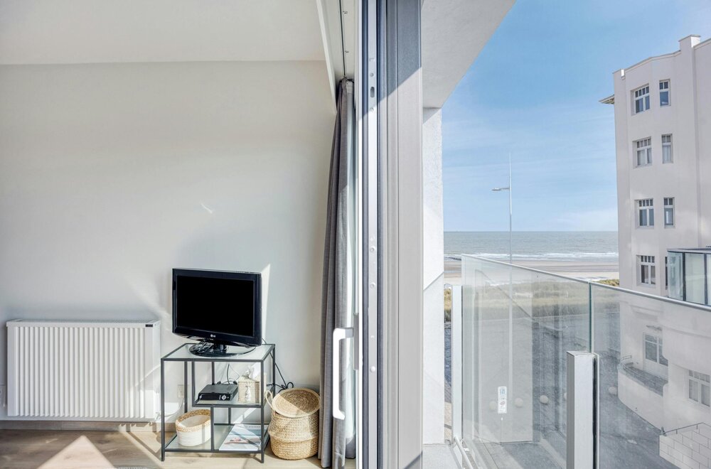 prachtig-gerenoveerde-studio-met-zijdelings-zeezicht-001.jpg