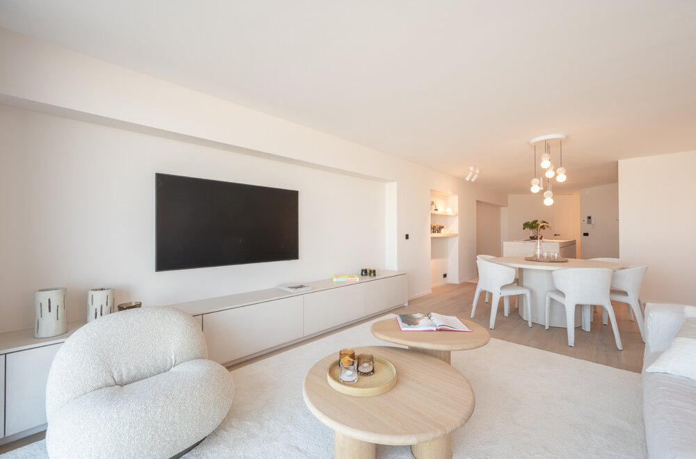 luxueus-gerenoveerd-appartement-met-frontaal-zeezicht-op-toplocatie001.jpg