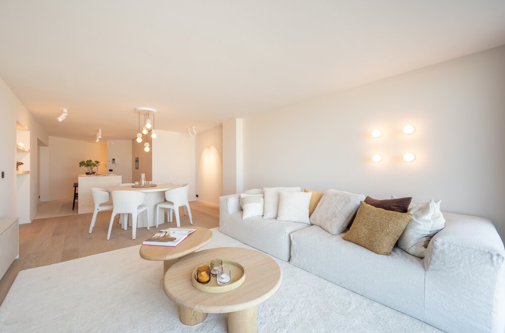 luxueus-gerenoveerd-appartement-met-frontaal-zeezicht-op-toplocatie002.jpg