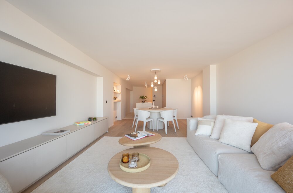 luxueus-gerenoveerd-appartement-met-frontaal-zeezicht-op-toplocatie005.jpg