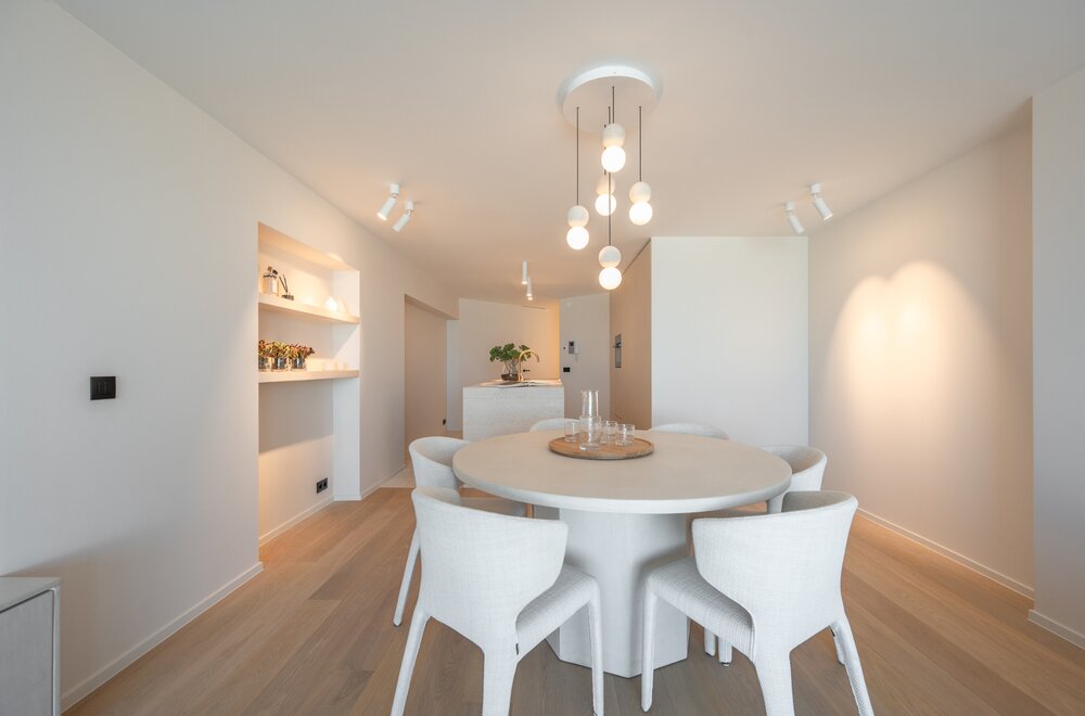 luxueus-gerenoveerd-appartement-met-frontaal-zeezicht-op-toplocatie006.jpg