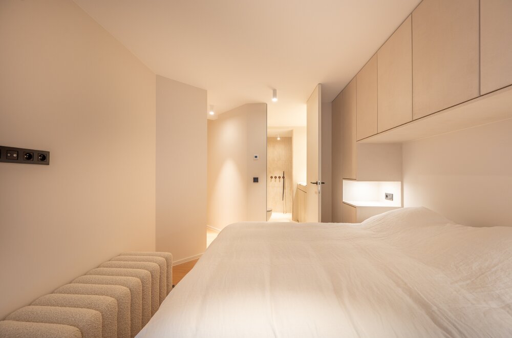 luxueus-gerenoveerd-appartement-met-frontaal-zeezicht-op-toplocatie016.jpg
