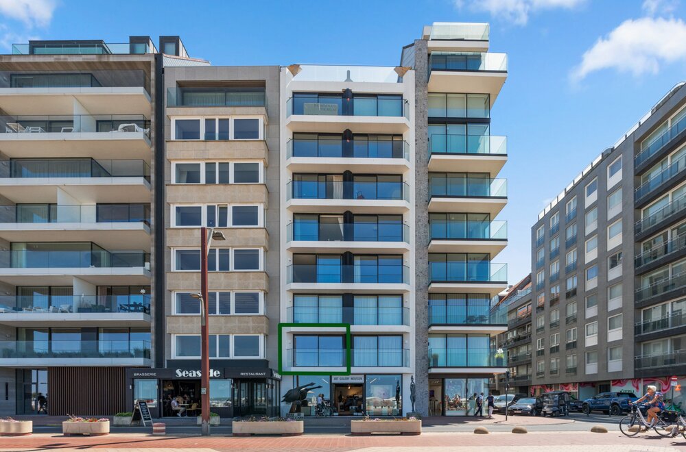 luxueus-gerenoveerd-appartement-met-frontaal-zeezicht-op-toplocatie024.jpg