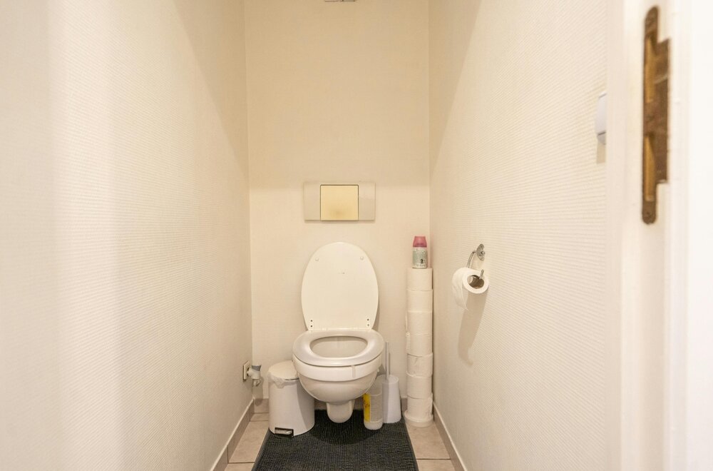 centraal-gelegen-kangoeroewoning-met-twee-aparte-woonunits-te-kortrijk006.jpg