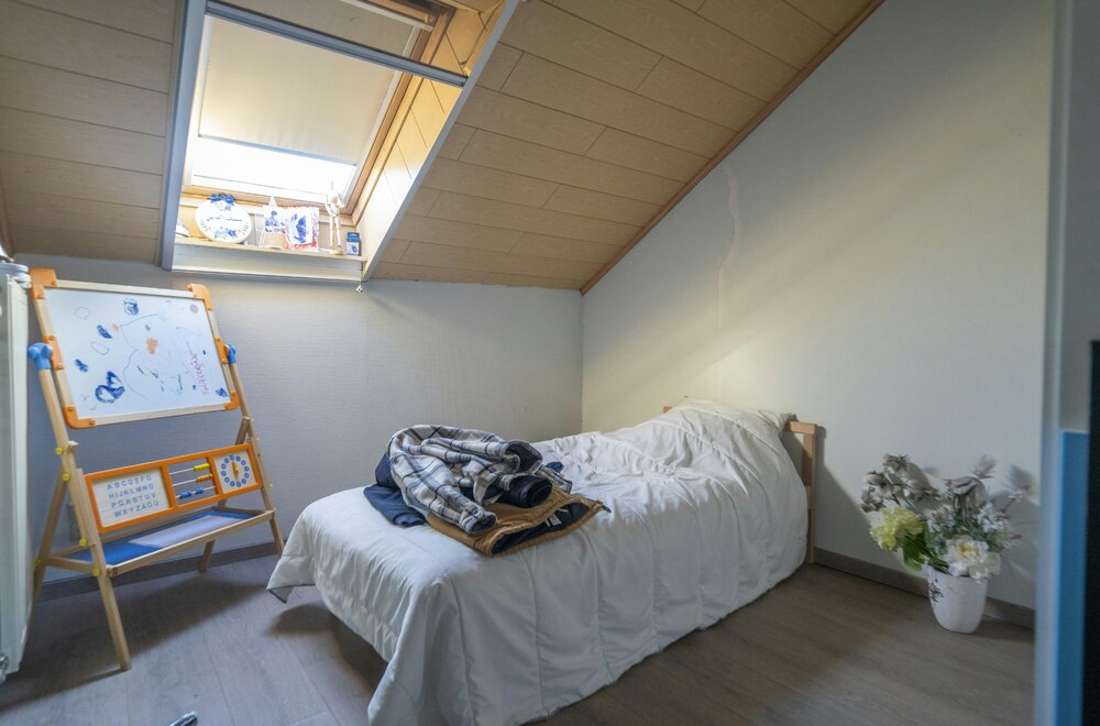 centraal-gelegen-kangoeroewoning-met-twee-aparte-woonunits-te-kortrijk009.jpg