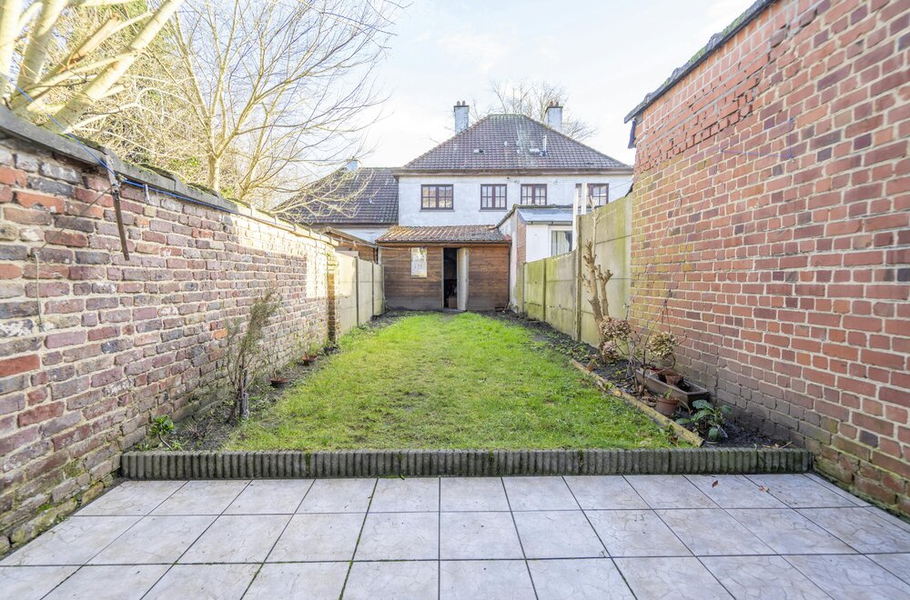 centraal-gelegen-kangoeroewoning-met-twee-aparte-woonunits-te-kortrijk010.jpg