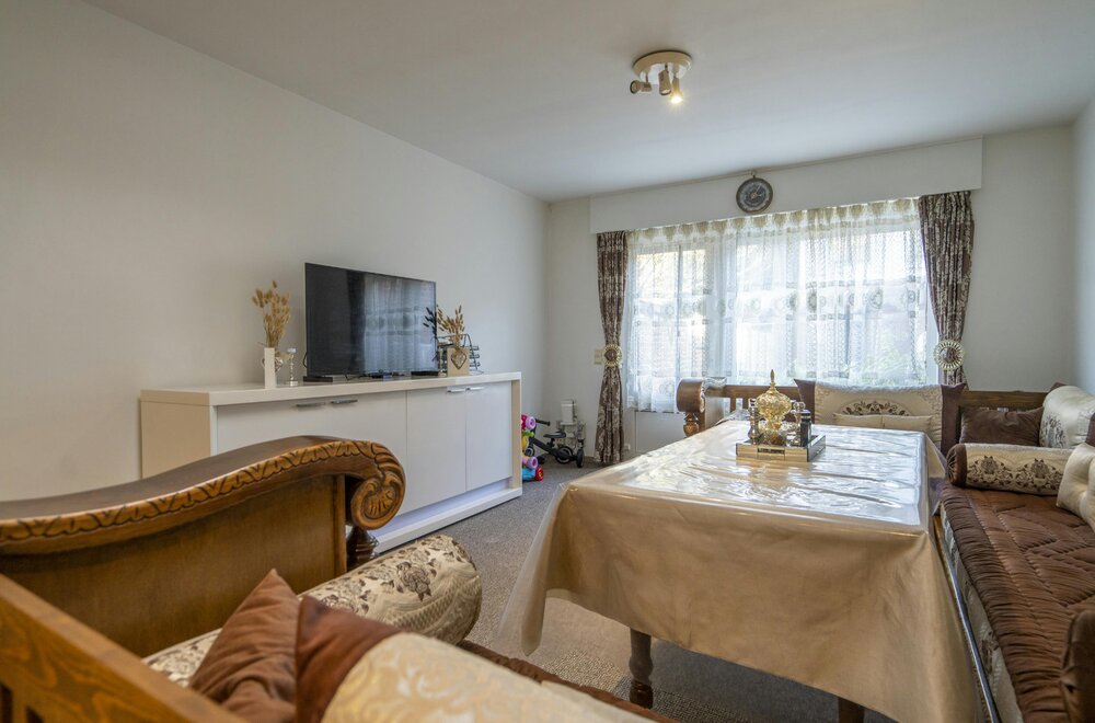 centraal-gelegen-kangoeroewoning-met-twee-aparte-woonunits-te-kortrijk015.jpg