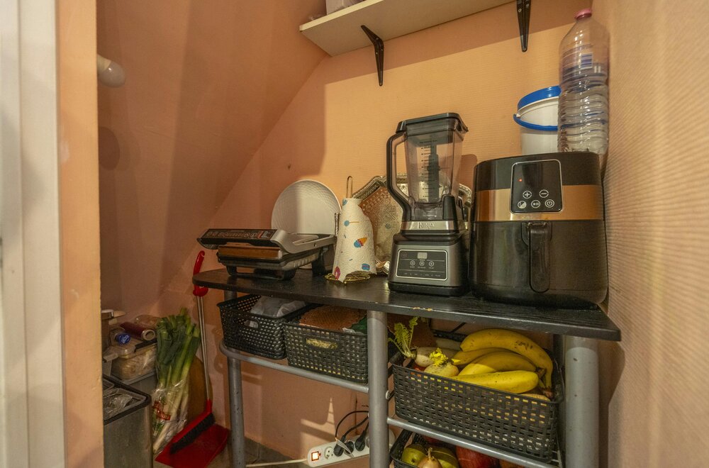 centraal-gelegen-kangoeroewoning-met-twee-aparte-woonunits-te-kortrijk016.jpg