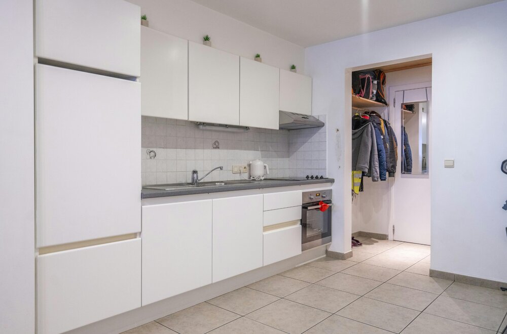 centraal-gelegen-kangoeroewoning-met-twee-aparte-woonunits-te-kortrijk019.jpg