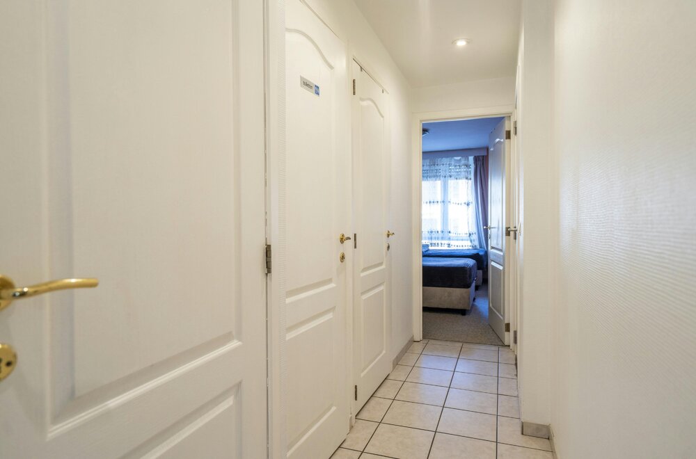 centraal-gelegen-kangoeroewoning-met-twee-aparte-woonunits-te-kortrijk025.jpg