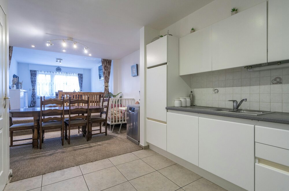 centraal-gelegen-kangoeroewoning-met-twee-aparte-woonunits-te-kortrijk028.jpg