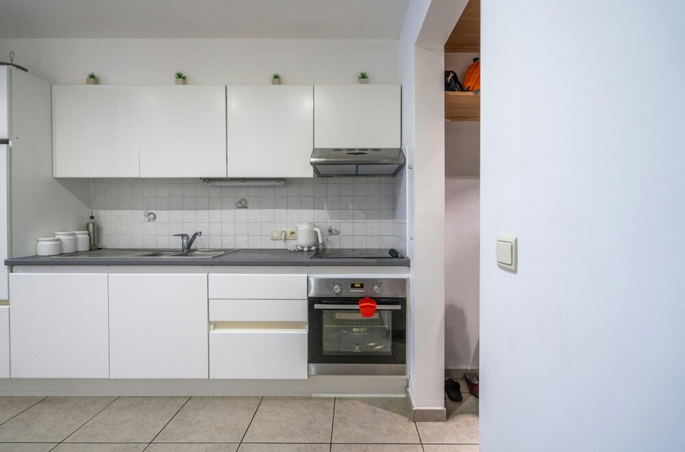 centraal-gelegen-kangoeroewoning-met-twee-aparte-woonunits-te-kortrijk029.jpg