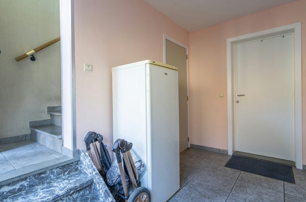 centraal-gelegen-kangoeroewoning-met-twee-aparte-woonunits-te-kortrijk035.jpg