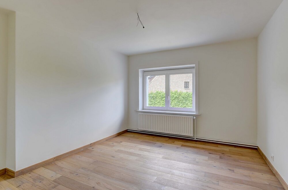 prachtige-gerenoveerde-gezinswoning-met-leuke-grond-010.jpg