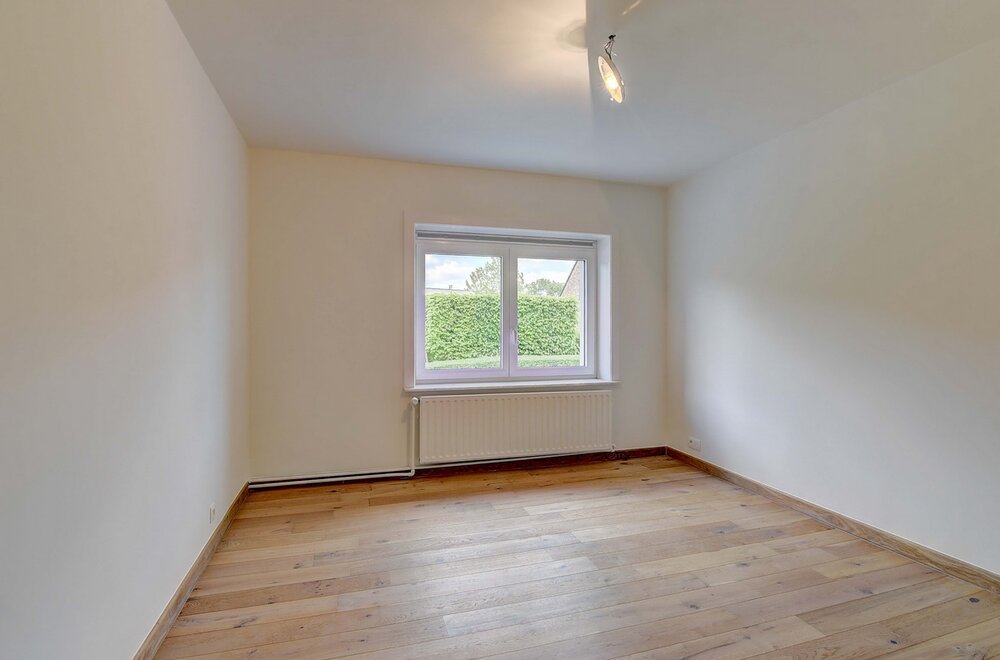 prachtige-gerenoveerde-gezinswoning-met-leuke-grond-012.jpg