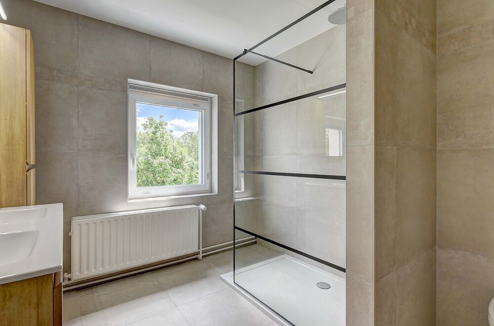 prachtige-gerenoveerde-gezinswoning-met-leuke-grond-013.jpg