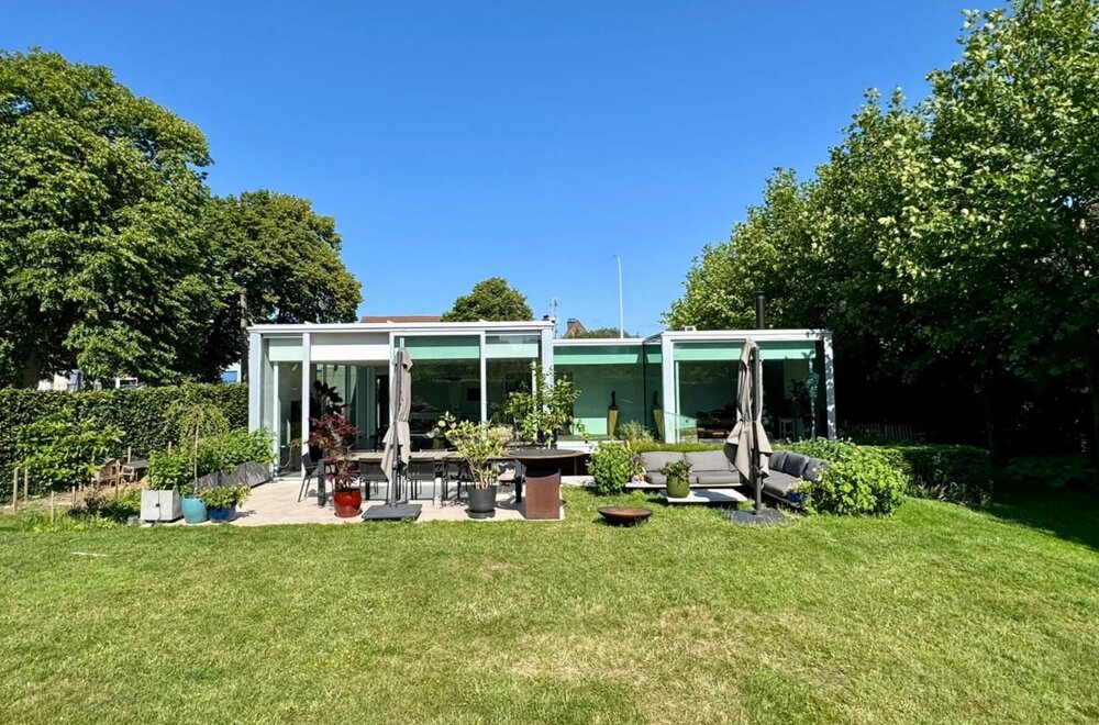 puur-architectuur-sublieme-energiezuinige-villa-met-praktijk-in-het-groen-tussen-oostkamp-en-brugge-002.jpg