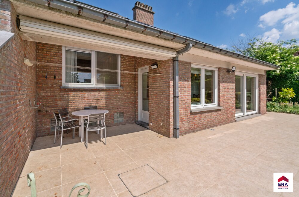 ruime-gezinswoning-met-5-slaapkamers-en-tuin009.jpg