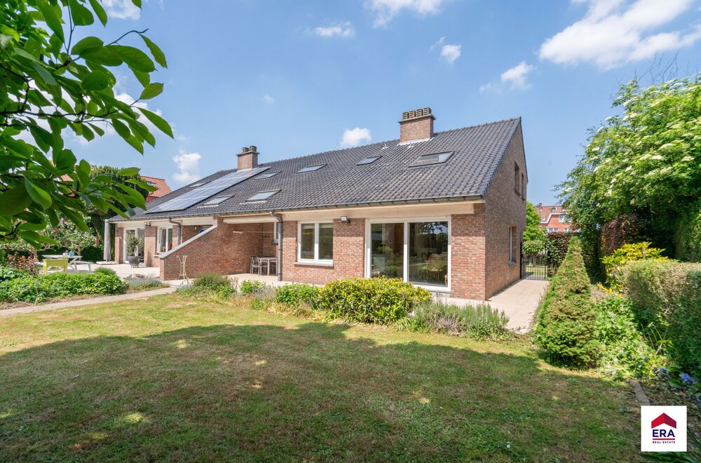 ruime-gezinswoning-met-5-slaapkamers-en-tuin010.jpg