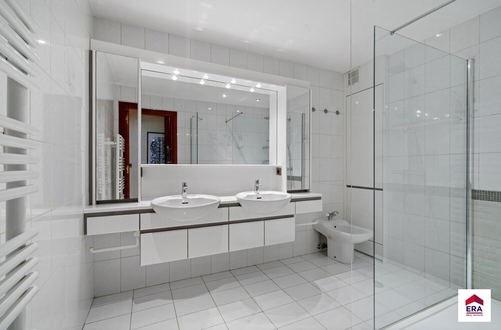 ruime-gezinswoning-met-5-slaapkamers-en-tuin012.jpg