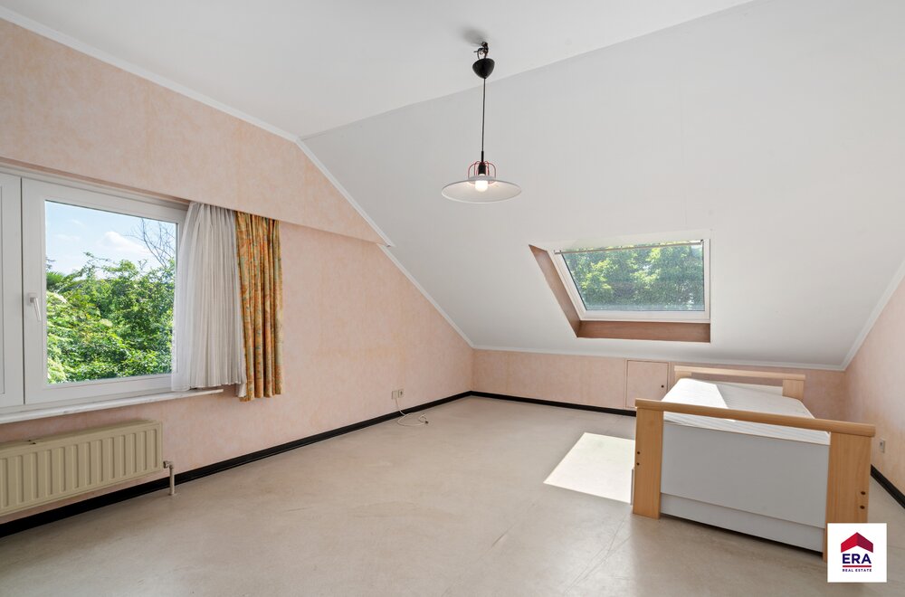 ruime-gezinswoning-met-5-slaapkamers-en-tuin014.jpg