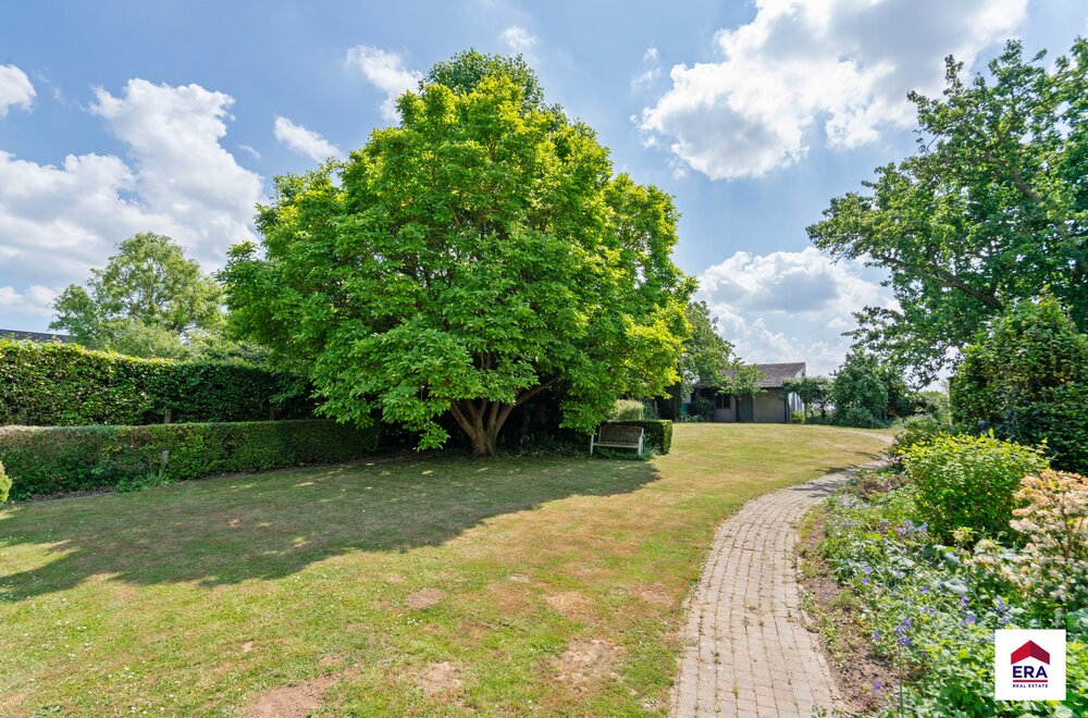 ruime-gezinswoning-met-5-slaapkamers-en-tuin018.jpg