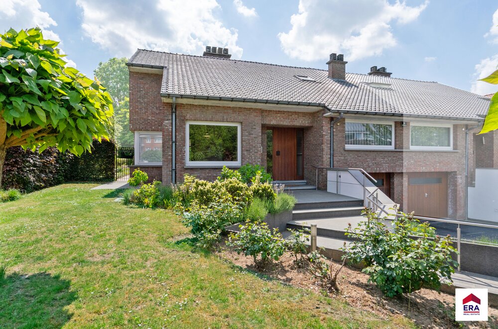 ruime-gezinswoning-met-5-slaapkamers-en-tuin021.jpg