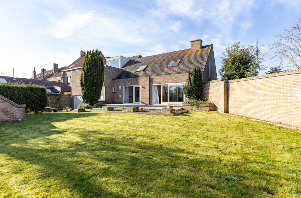 te-renoveren-villa-te-koop-in-veurne-002.jpg