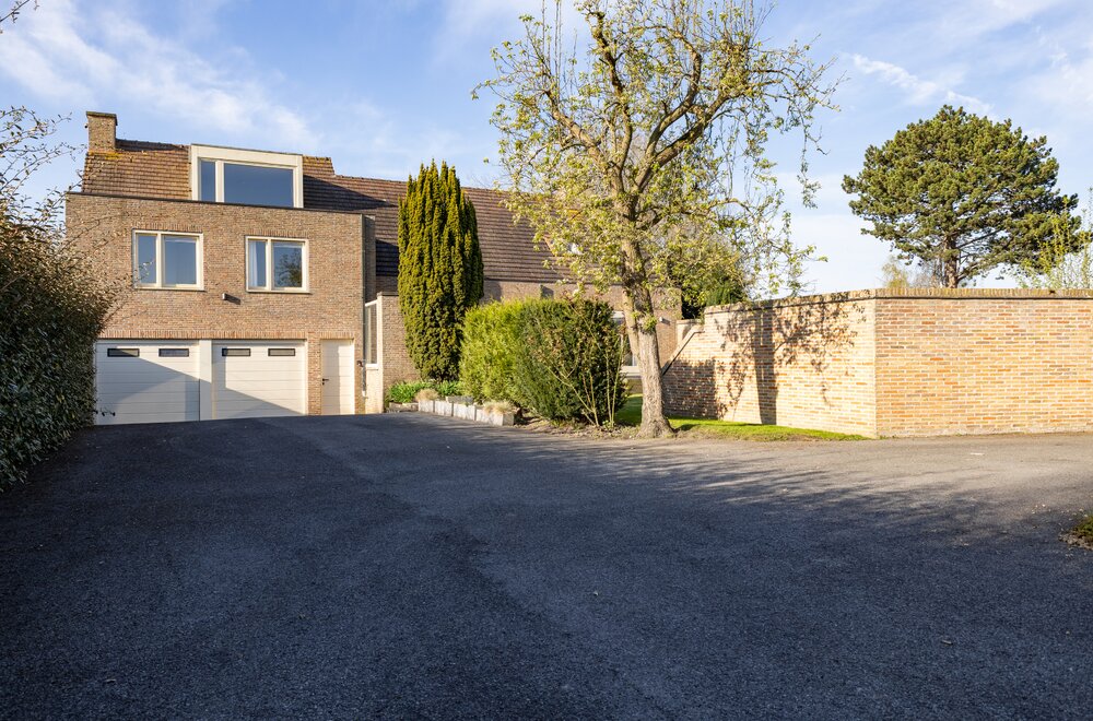 te-renoveren-villa-te-koop-in-veurne-003.jpg
