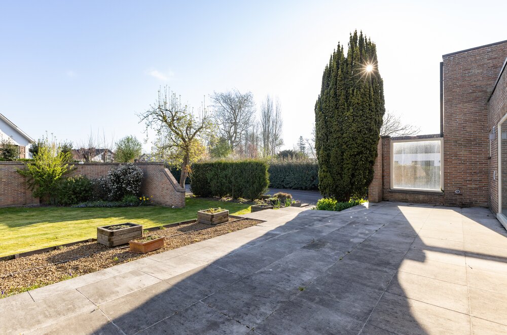te-renoveren-villa-te-koop-in-veurne-004.jpg