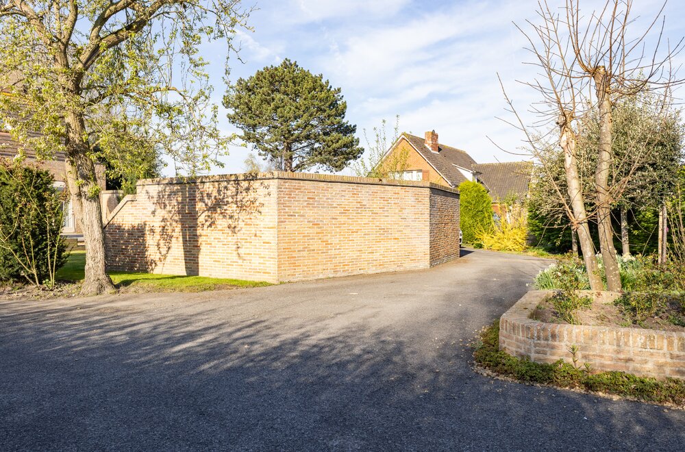 te-renoveren-villa-te-koop-in-veurne-005.jpg