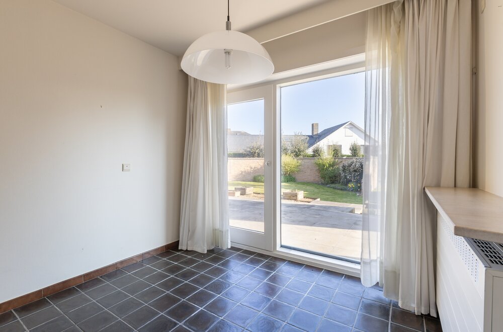 te-renoveren-villa-te-koop-in-veurne-014.jpg