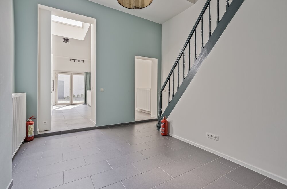 stadswoning-met-5-kamers-en-koer-te-koop-in-centrum-leuven004.jpg
