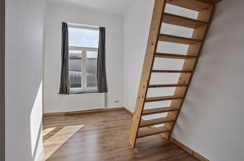 stadswoning-met-5-kamers-en-koer-te-koop-in-centrum-leuven013.jpg