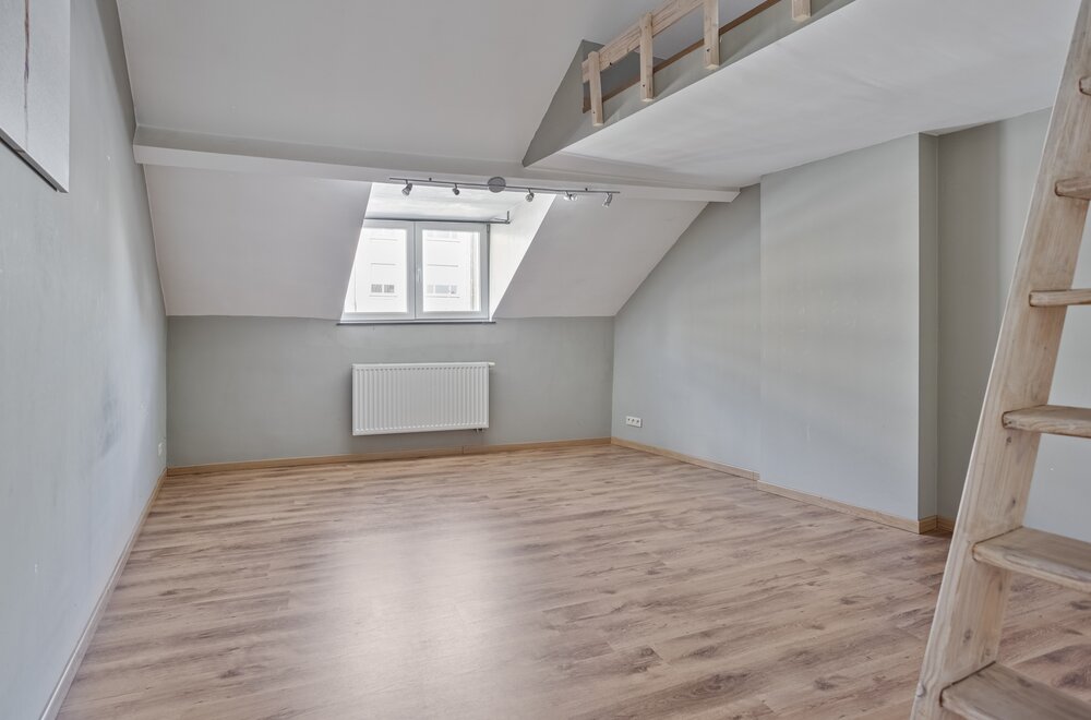 stadswoning-met-5-kamers-en-koer-te-koop-in-centrum-leuven016.jpg
