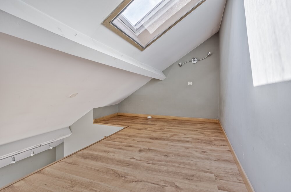 stadswoning-met-5-kamers-en-koer-te-koop-in-centrum-leuven018.jpg