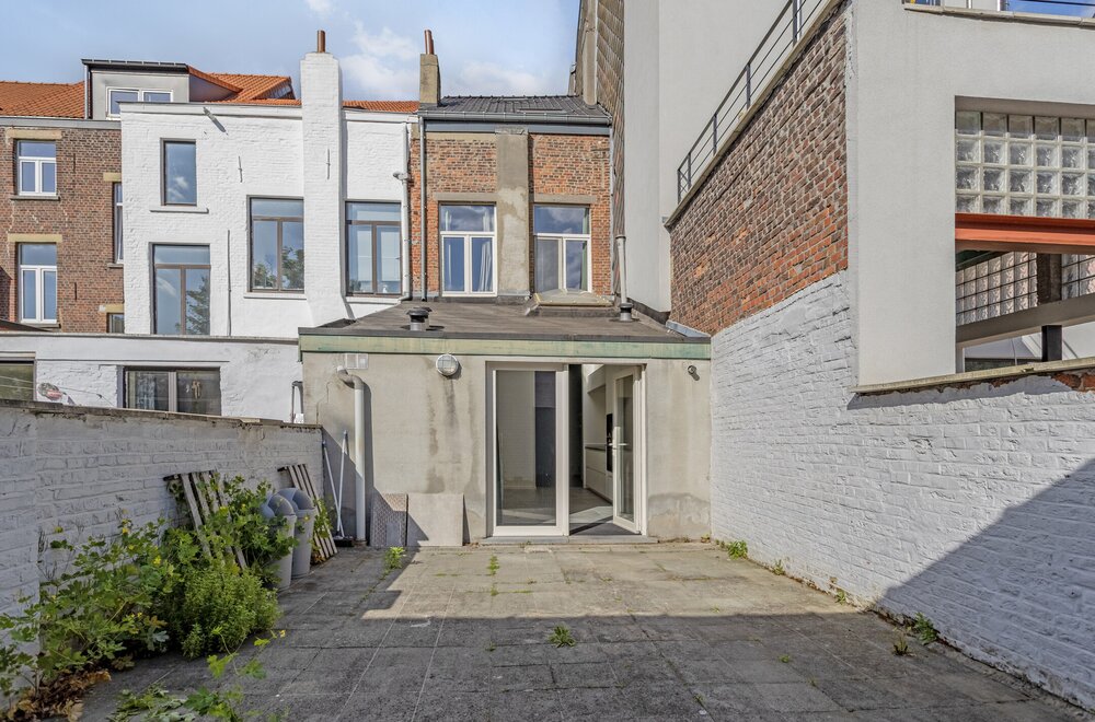 stadswoning-met-5-kamers-en-koer-te-koop-in-centrum-leuven021.jpg