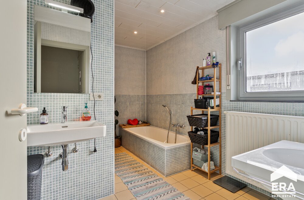 energiezuinige-en-instapklare-woning-met-loods-in-wingene019.jpg