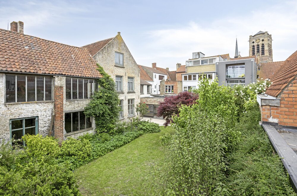 uniek-herenhuis-handelshuis-te-koop-in-veurne022.jpg