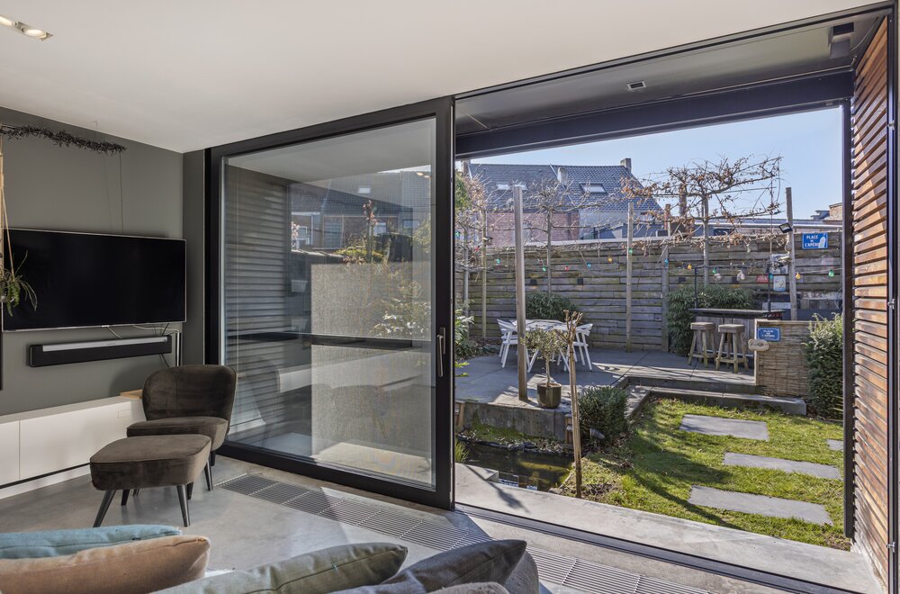 tijdloze-woning-met-ruime-garage-en-gezellige-tuin004.jpg