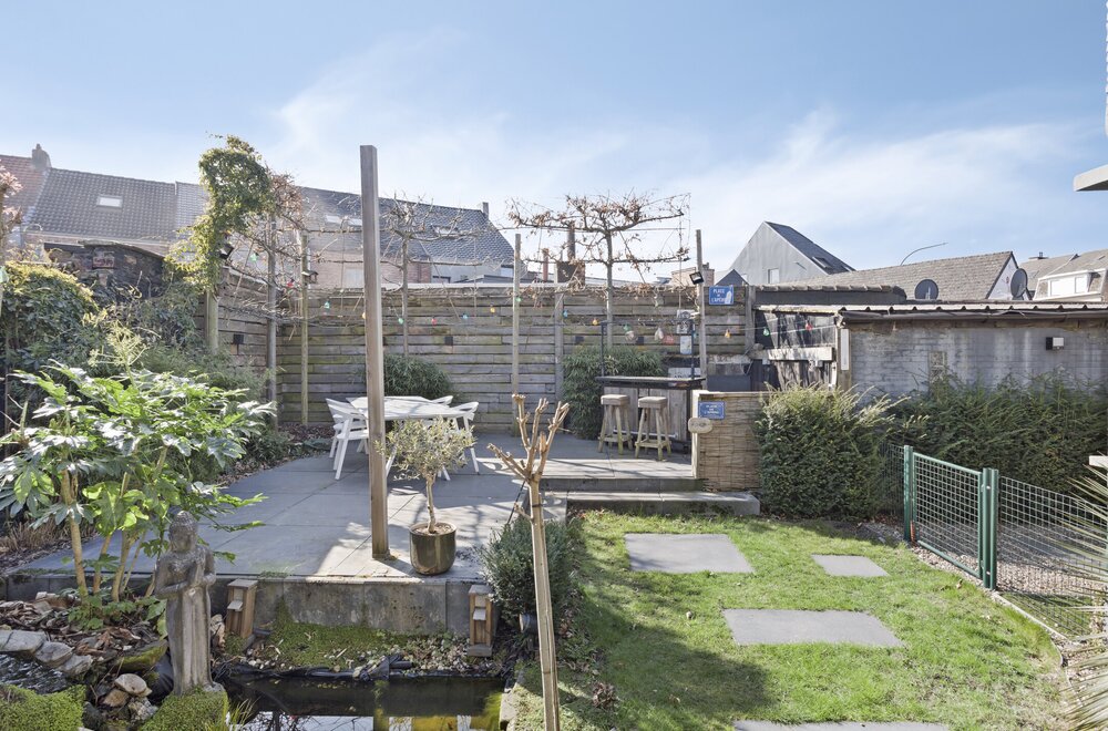 tijdloze-woning-met-ruime-garage-en-gezellige-tuin022.jpg