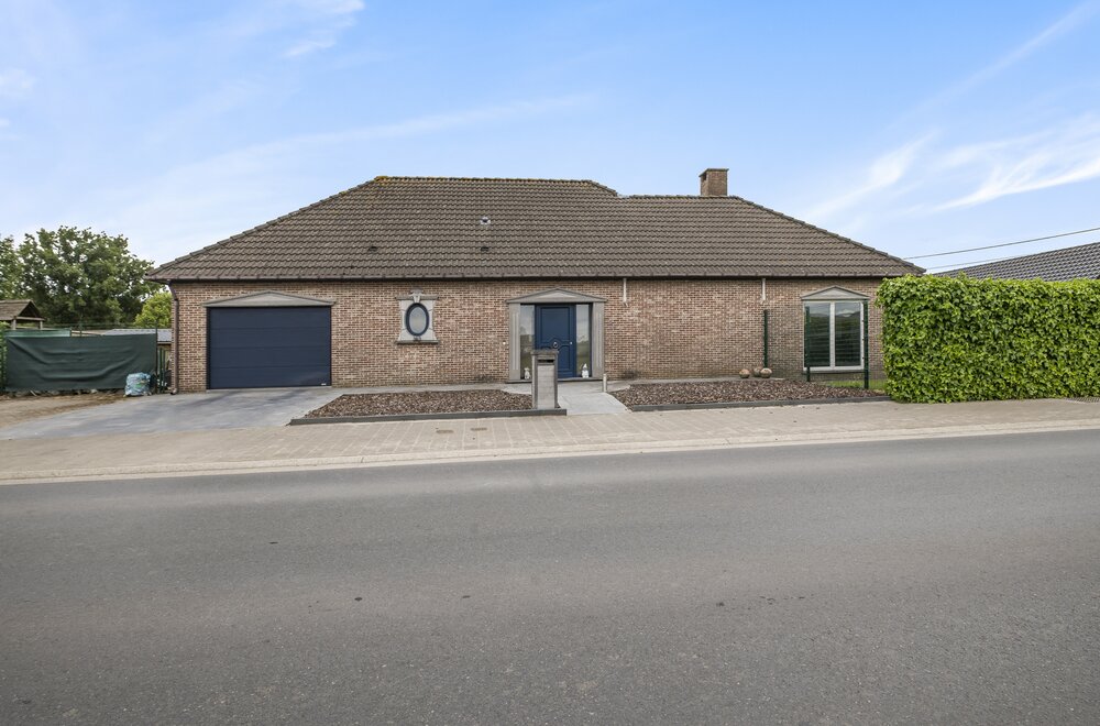 instapklare-open-bebouwing-met-4-slaapkamers-en-ruime-tuin001.jpg