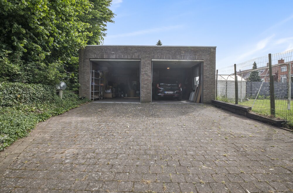 gerenoveerde-meer-gezinswoning-met-5-kamers-tuin-en-garage025.jpg