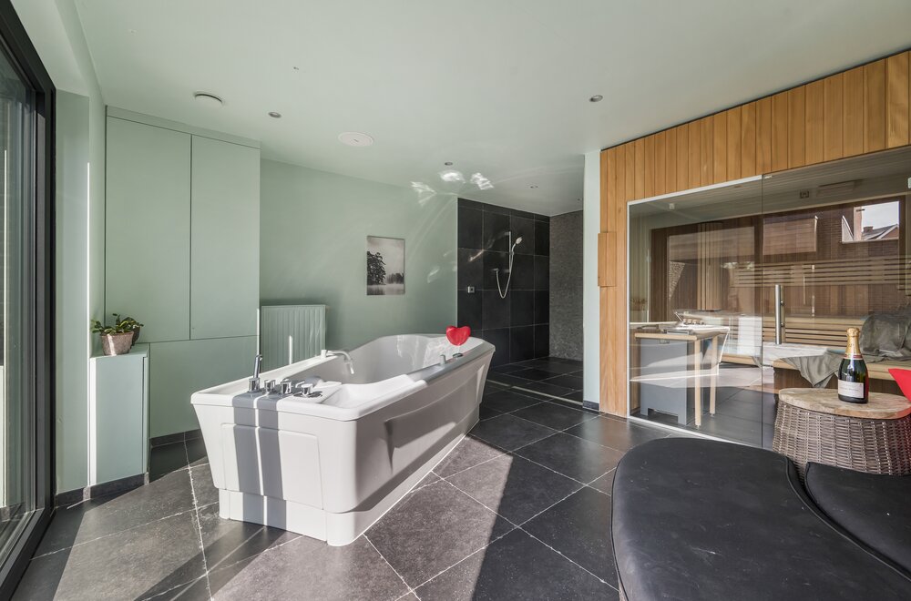 prachtige-woning-met-praktijkruimte-en-wellness-014.jpg